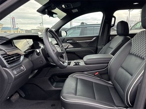 Used 2025 GMC Acadia Denali w/ Super Cruise Package image 12