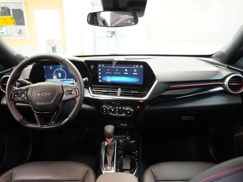 Used 2024 Chevrolet Trax RS w/ Driver Confidence Package image 18