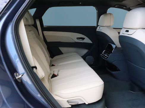 New 2025 Bentley Bentayga Extended Wheelbase image 19