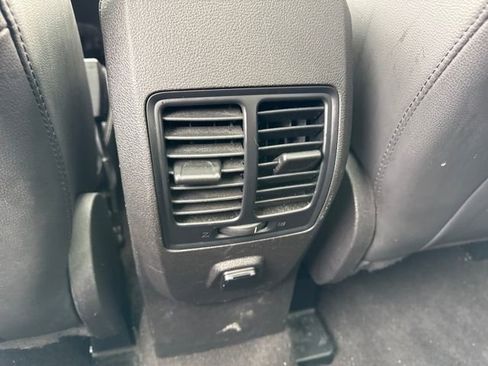 Used 2019 Ford Escape SEL image 22