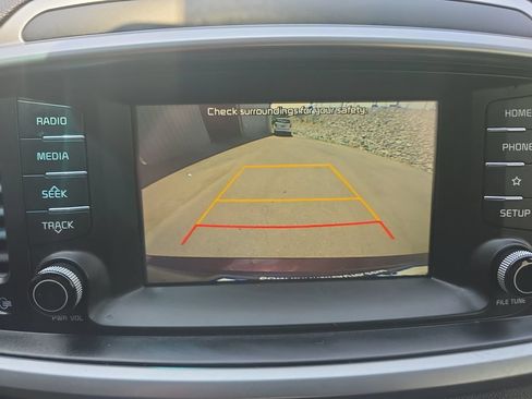 Used 2020 Kia Sorento LX AWD/4WD image 22