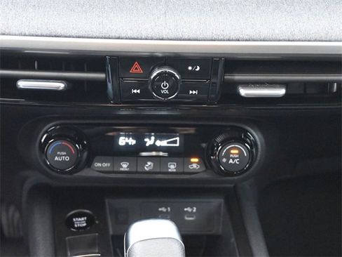 New 2026 Nissan Kicks SV w/ Illumination Package image 4