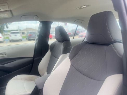 Used 2022 Toyota Corolla LE FWD image 47
