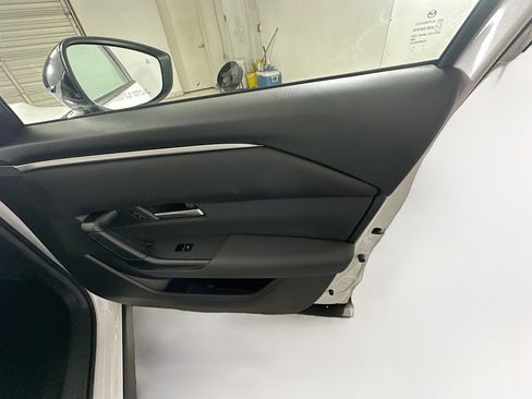 Used 2025 MAZDA CX-50 AWD 2.5 S w/ Premium Package image 32