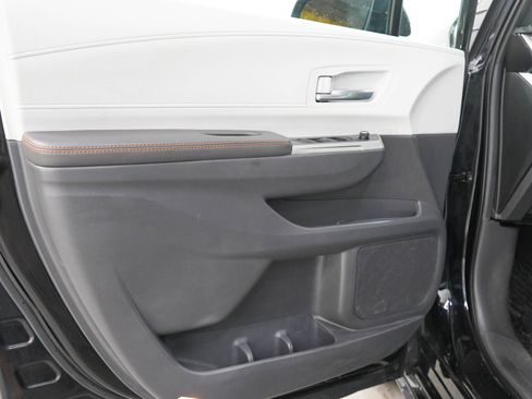 Used 2024 Toyota Sienna XSE FWD image 20