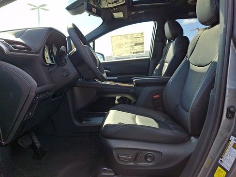 New 2026 Toyota Sienna Platinum image 12