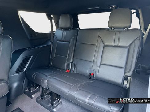 Used 2022 Chevrolet Tahoe RST w/ Luxury Package AWD/4WD image 24
