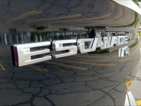 New 2026 Cadillac Escalade IQ Sport 2 w/ LPO, ONYX Package AWD/4WD image 29