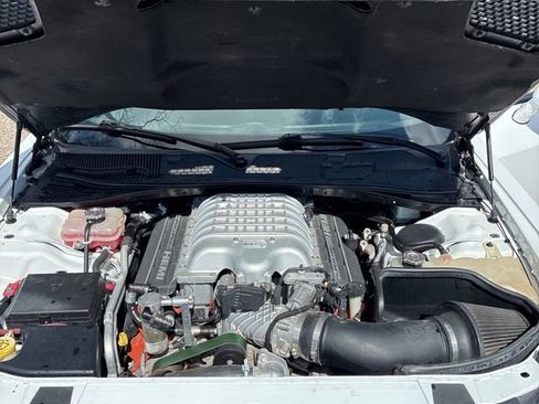 Used 2016 Dodge Challenger SRT Hellcat RWD image 14