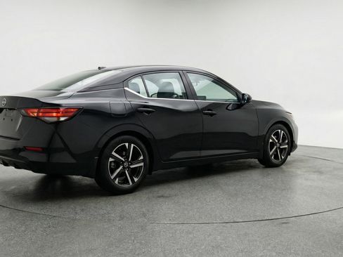 Used 2025 Nissan Sentra SV image 9