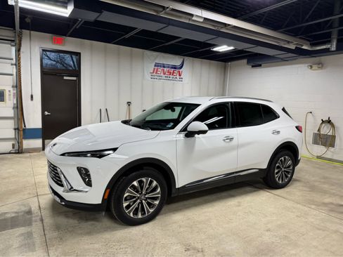 Certified 2025 Buick Envision Preferred image 1