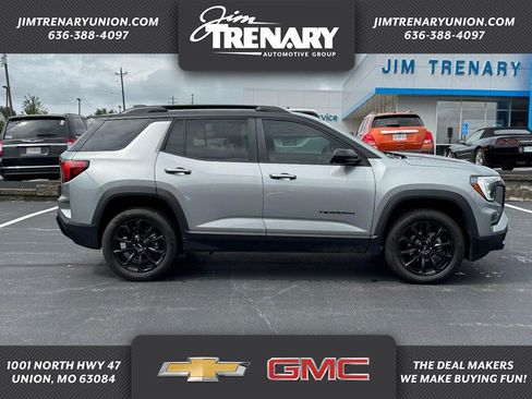Used 2026 GMC Terrain Elevation w/ Elevation Premium Package FWD image 1