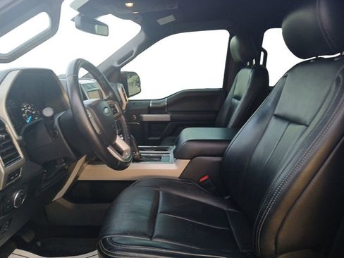 Used 2019 Ford F150 Lariat image 10