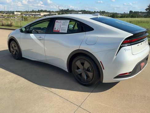 Used 2025 Toyota Prius Limited image 7