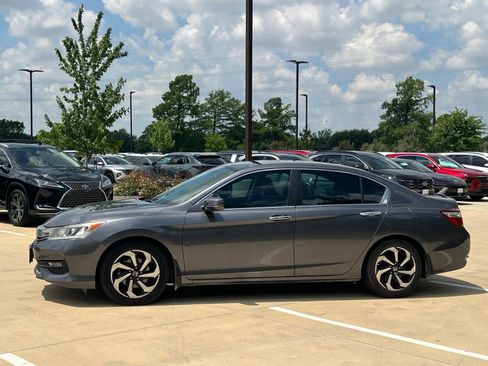 Used 2017 Honda Accord EX-L image 6