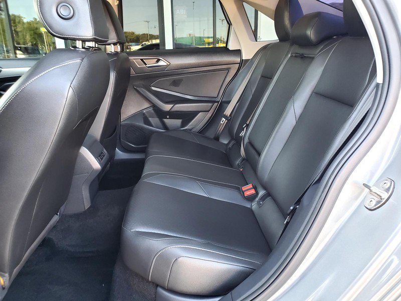Used 2020 Volkswagen Jetta SE w/ SE Cold Weather Package FWD image 22