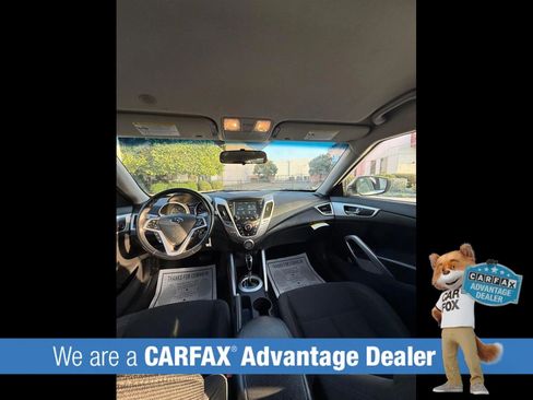 Used 2017 Hyundai Veloster FWD image 29