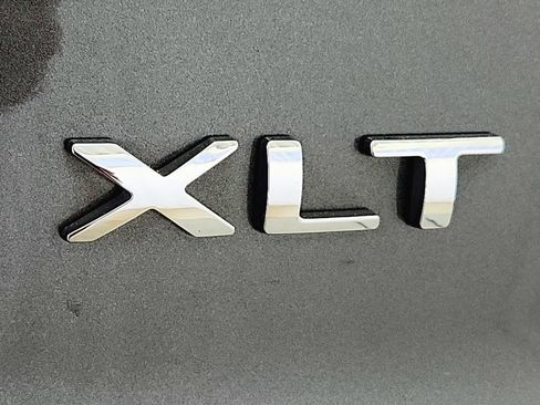 Used 2018 Ford Explorer XLT w/ Equipment Group 202A image 37