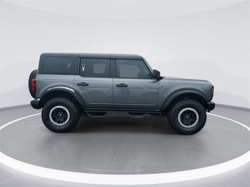Used 2024 Ford Bronco Black Diamond w/ Sasquatch Package image 9