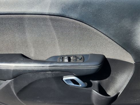 Used 2022 Dodge Challenger GT image 9