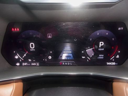 Certified 2025 GMC Canyon AT4 w/ Nightfall Edition AWD/4WD image 24