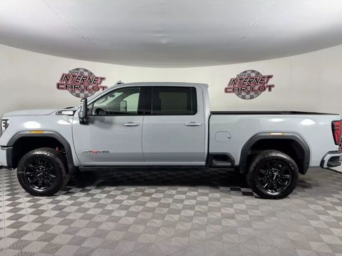 Used 2024 GMC Sierra 3500 AT4 w/ AT4 Premium Plus Package image 4