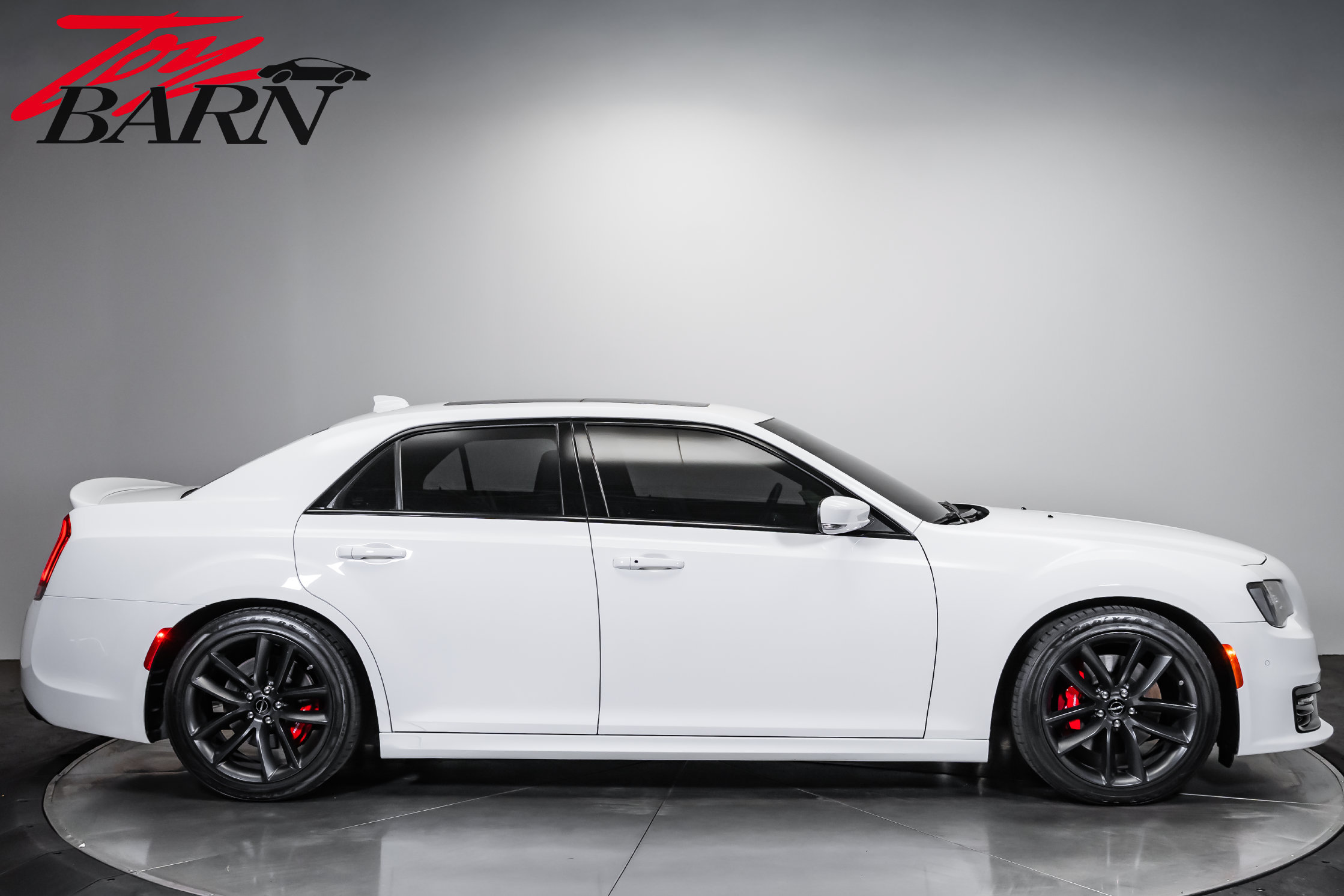 Used 2023 Chrysler 300 C RWD image 7
