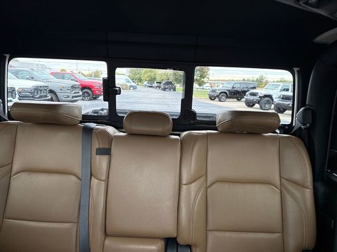 Used 2020 Jeep Gladiator Rubicon w/ Uconnect 4C Nav & Sound Group image 25