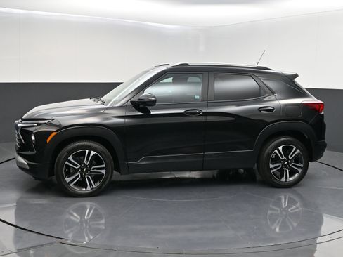 Used 2025 Chevrolet TrailBlazer LT w/ Convenience Package FWD image 4