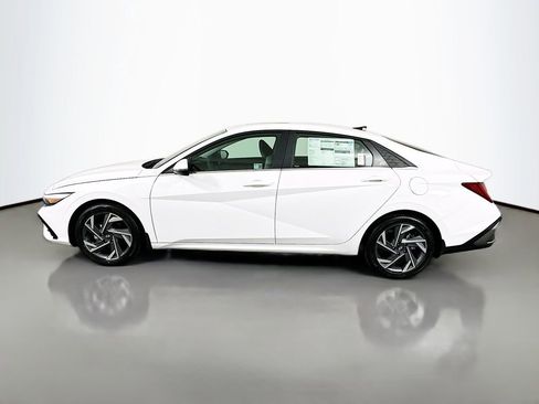 New 2025 Hyundai Elantra Limited image 8