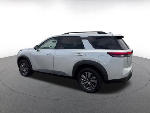 Used 2025 Nissan Pathfinder SV FWD image 10
