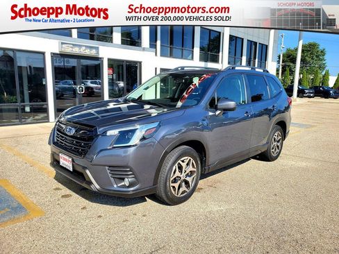 Used 2022 Subaru Forester Premium AWD/4WD image 1