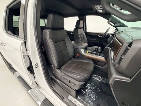 Certified 2023 Chevrolet Silverado 1500 High Country w/ Technology Package image 30