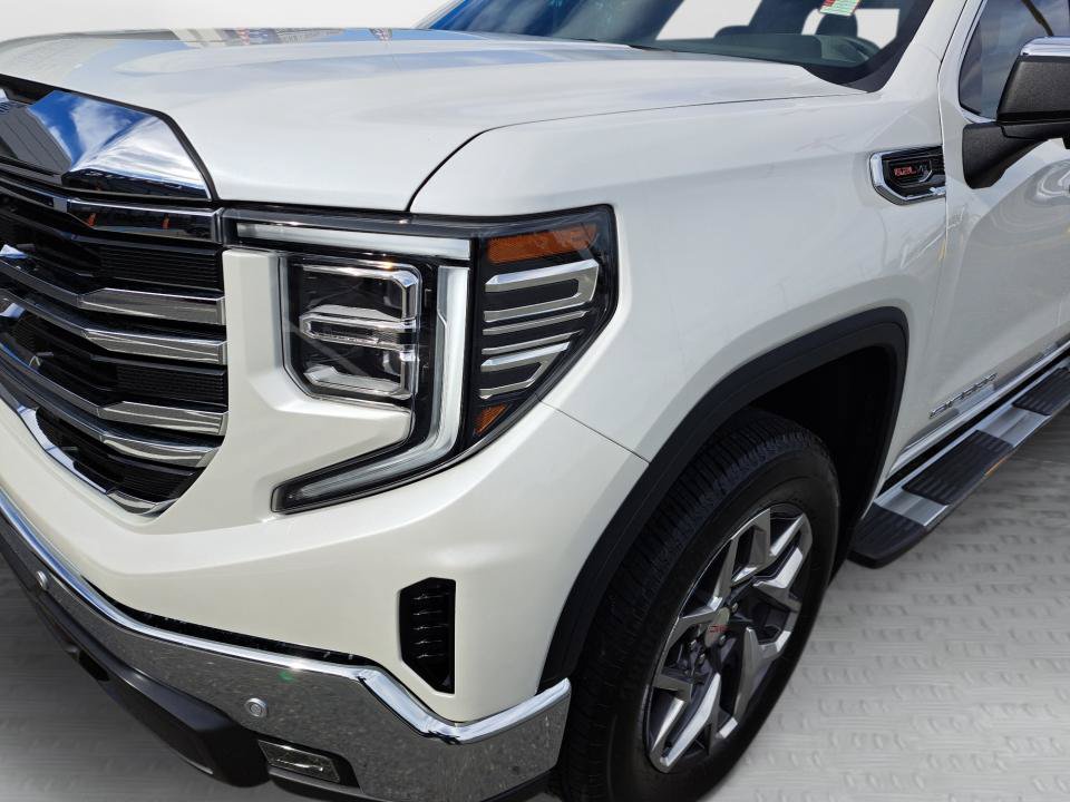 Used 2025 GMC Sierra 1500 SLT w/ SLT Premium Package AWD/4WD image 22