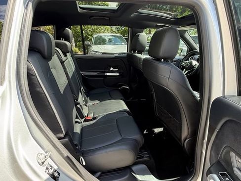Used 2020 Mercedes-Benz GLB 250 4MATIC image 17