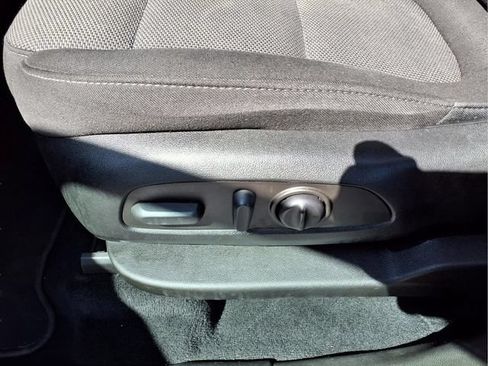 Used 2023 Chevrolet Traverse LT w/ Rear Camera Mirror Package AWD/4WD image 17