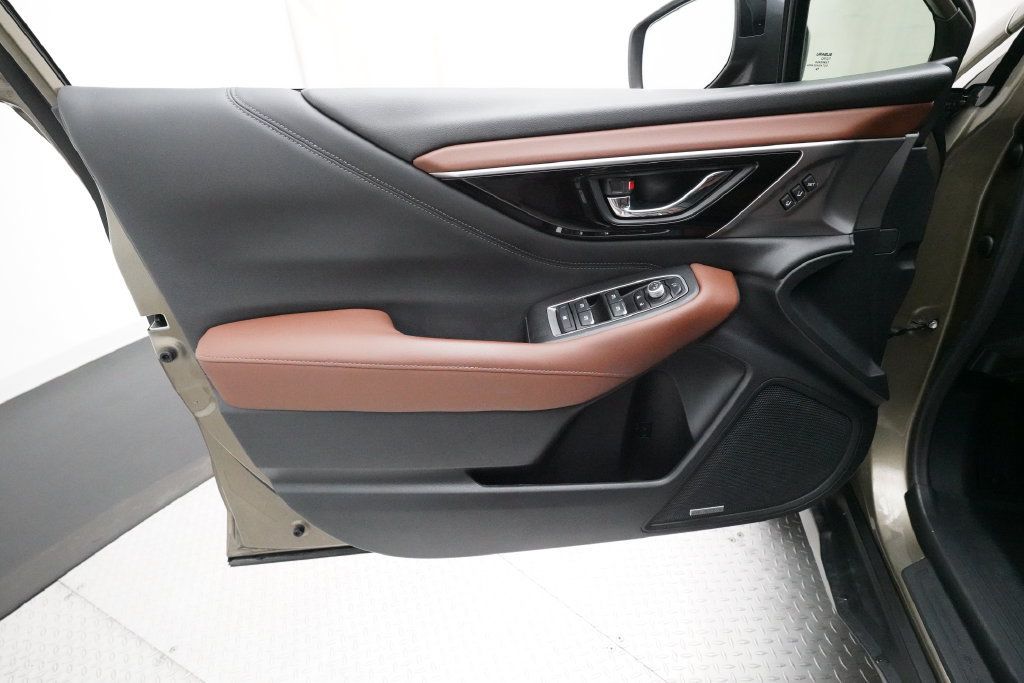 Used 2020 Subaru Outback Touring AWD/4WD image 29