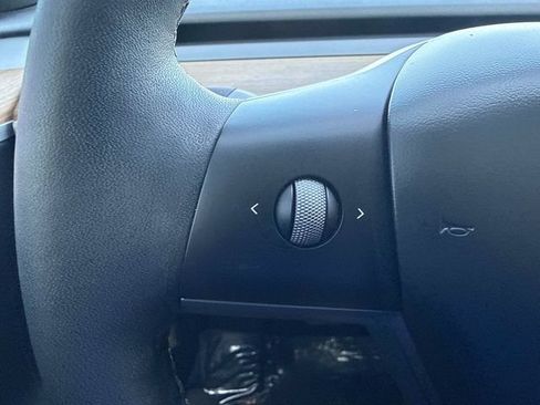 Used 2025 Tesla Model Y Long Range RWD image 24