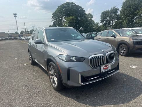 Used 2024 BMW X5 xDrive40i w/ Parking Assistance Package AWD/4WD image 3