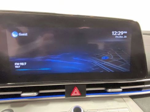 Used 2022 Hyundai Elantra Limited image 15