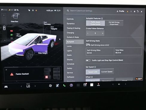 Used 2024 Tesla Cybertruck AWD Crew Cab image 26