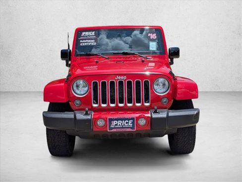 Used 2016 Jeep Wrangler Unlimited Sahara w/ Max Tow Package AWD/4WD image 2