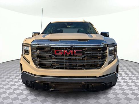 Used 2025 GMC Sierra 1500 SLT image 8