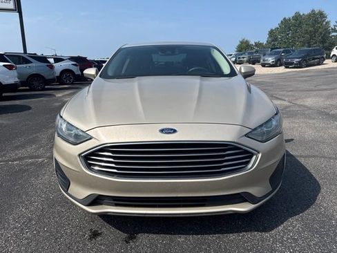 Used 2019 Ford Fusion SE FWD image 2