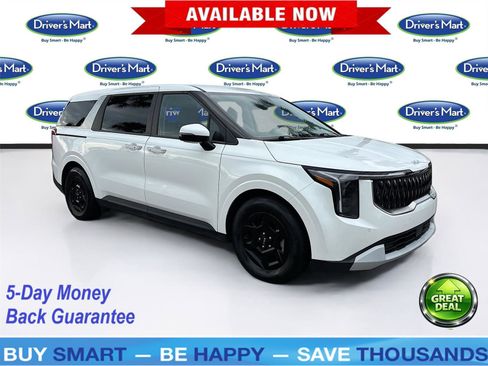 Used 2025 Kia Carnival FWD image 1