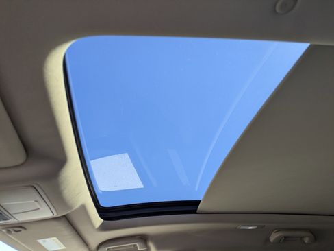 Used 2024 Acura MDX SH-AWD w/ Advance Package image 21