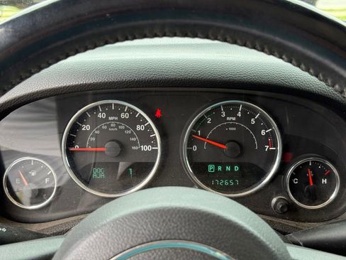 Used 2013 Jeep Wrangler Unlimited Sahara w/ Connectivity Group AWD/4WD image 17