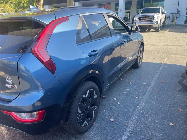 Used 2025 Kia Niro Wind w/ Wind Preserve Package FWD image 4