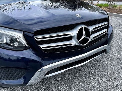 Used 2019 Mercedes-Benz GLC 300 4MATIC image 5