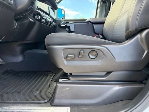 Used 2025 Chevrolet Silverado 2500 LT w/ Convenience Package AWD/4WD image 12
